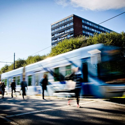 - Jeg foretrekker å ta trikken og bruke en halvtime på å få en god start på dagen. Det er en kosefaktor med i bildet, sier Skivenes